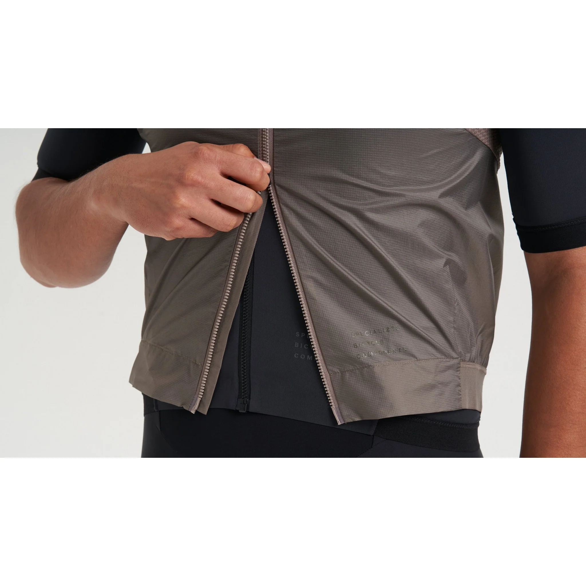 Men's Prime Wind Vest - Image 9