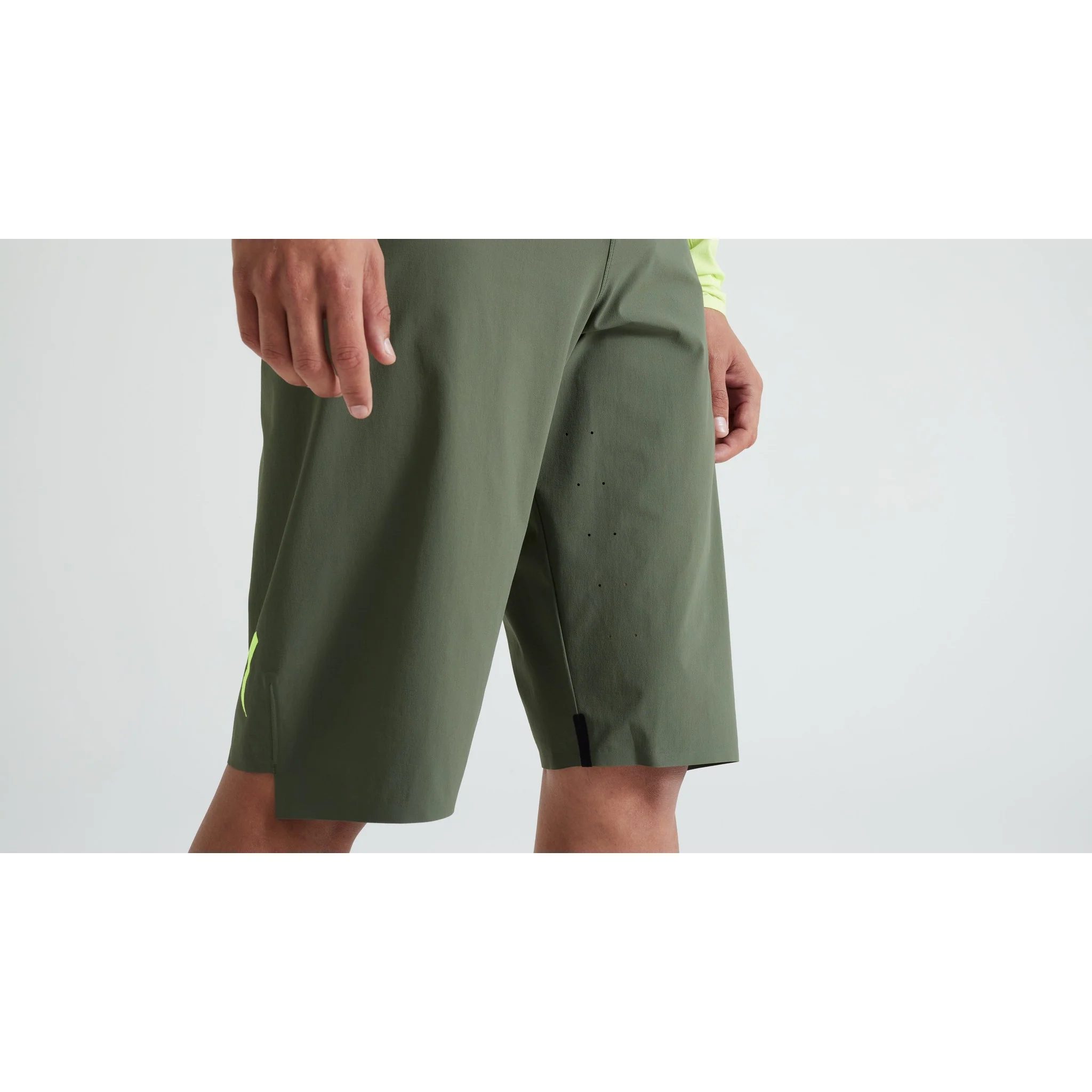 Men's Trail Air Shorts - Image 32