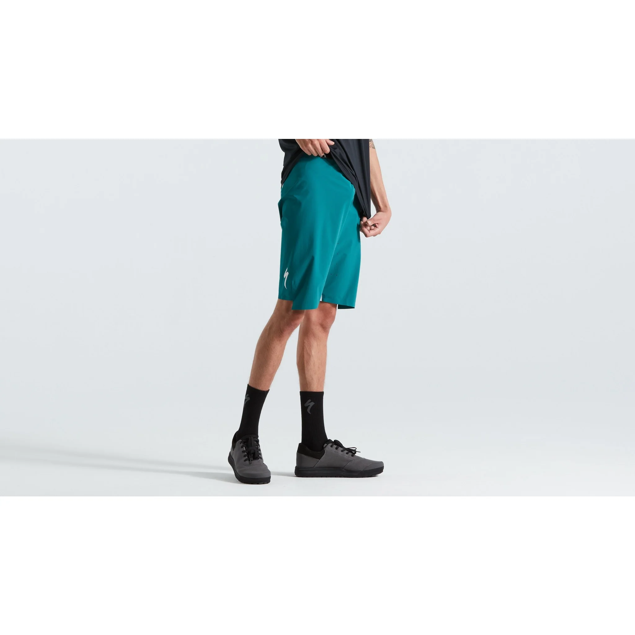 Men's Trail Air Shorts - Image 34